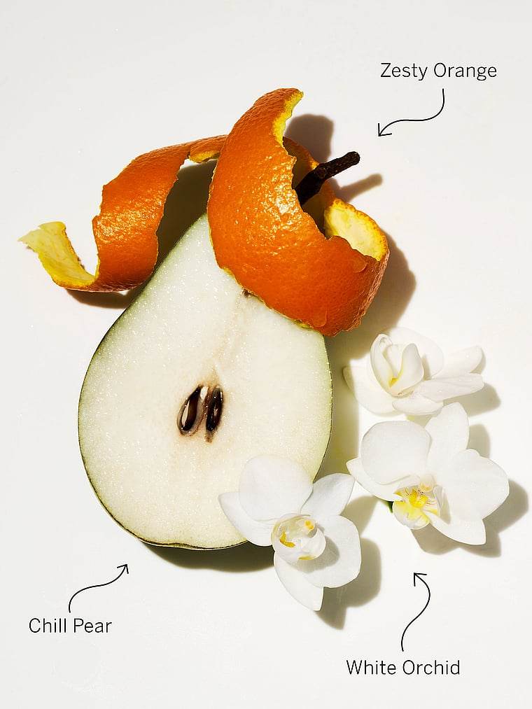 Victoria's Secret Cool & Bright Candle - Fresh & Clean Candle Candles Victoria-s-Secret-Cool-Bright-Candle-Fresh-Clean-Candle-EXprimi-Skincare-Kenya-8705 shop at Exprimi Beauty Kenya. Home of Skin care, Body care, Make-up, Fragrance & Beauty.